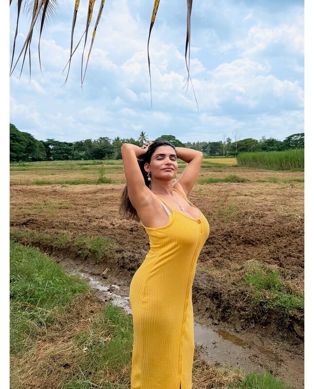 Reshmi-r-nair / resmi_r_nair / resmi_r_nair._ / resminair Nude Leaks OnlyFans  - Leaked Models