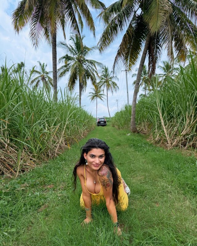 Reshmi-r-nair / resmi_r_nair / resmi_r_nair._ / resminair Nude Leaks OnlyFans  - Leaked Models