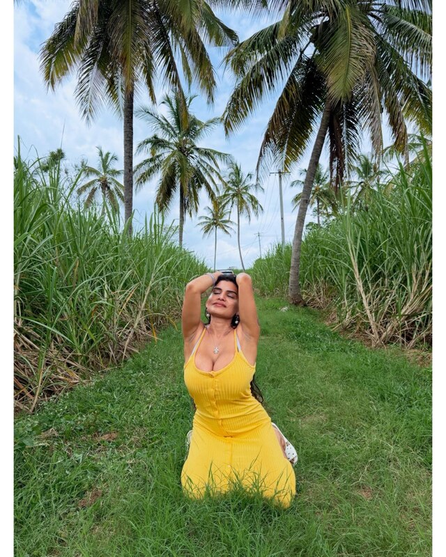 Reshmi-r-nair / resmi_r_nair / resmi_r_nair._ / resminair Nude Leaks OnlyFans  - Leaked Models