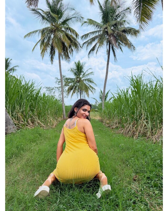 Reshmi-r-nair / resmi_r_nair / resmi_r_nair._ / resminair Nude Leaks OnlyFans  - Leaked Models