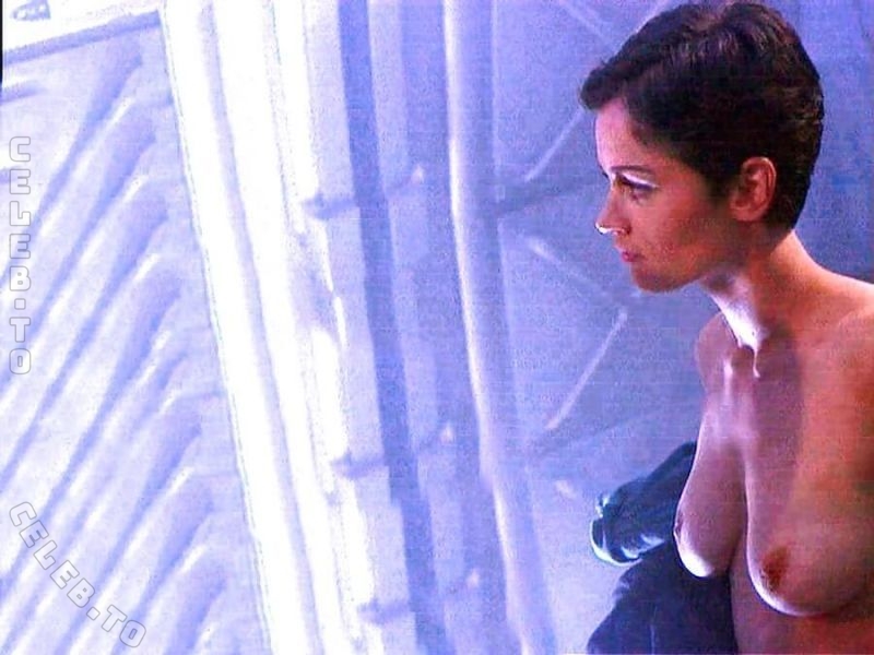 Robin Tunney hands