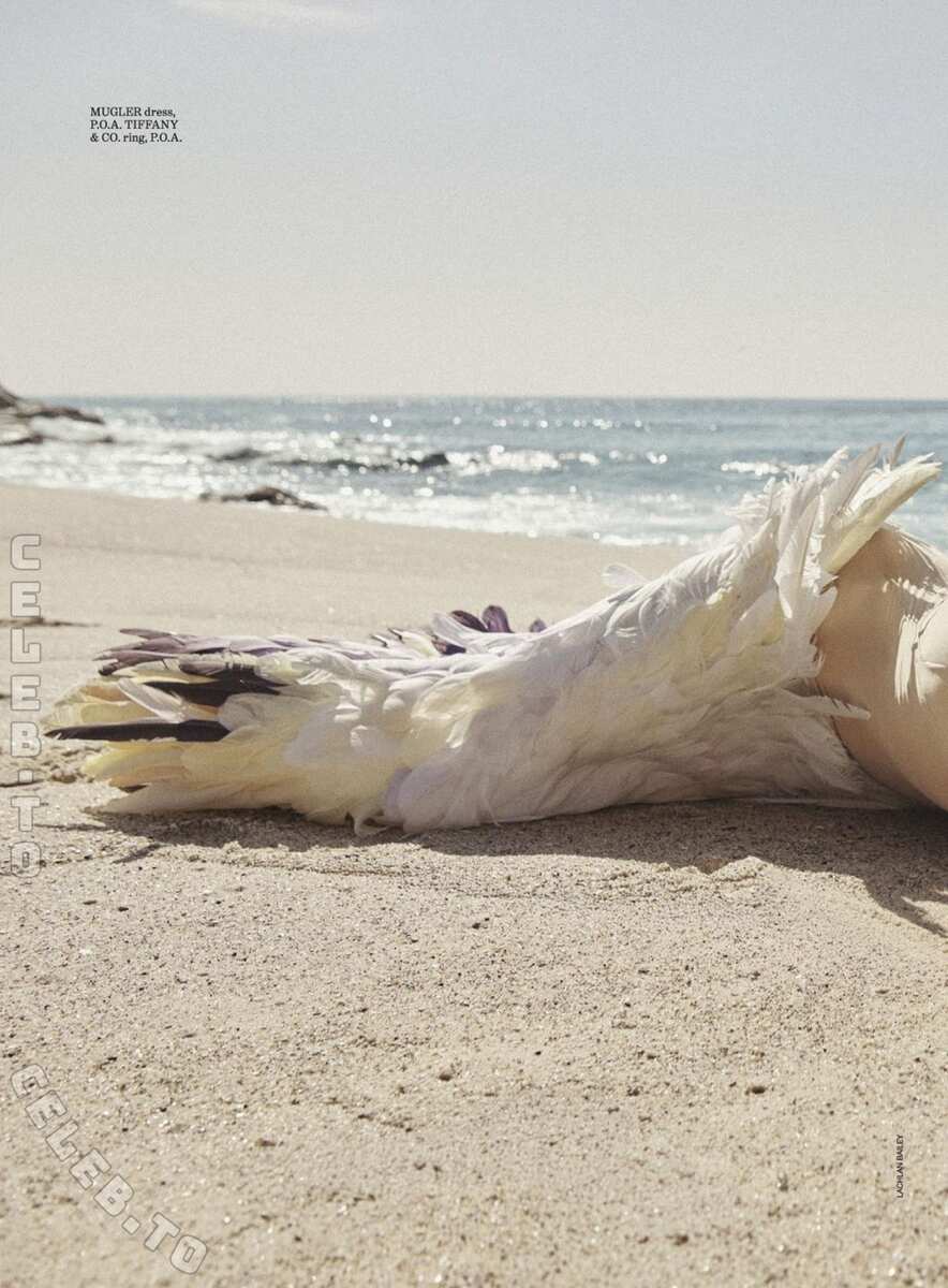 Rosie Huntington-Whiteley Nude (1 New Photo)