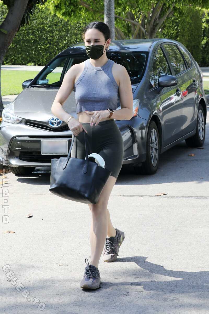Rumer Willis legs