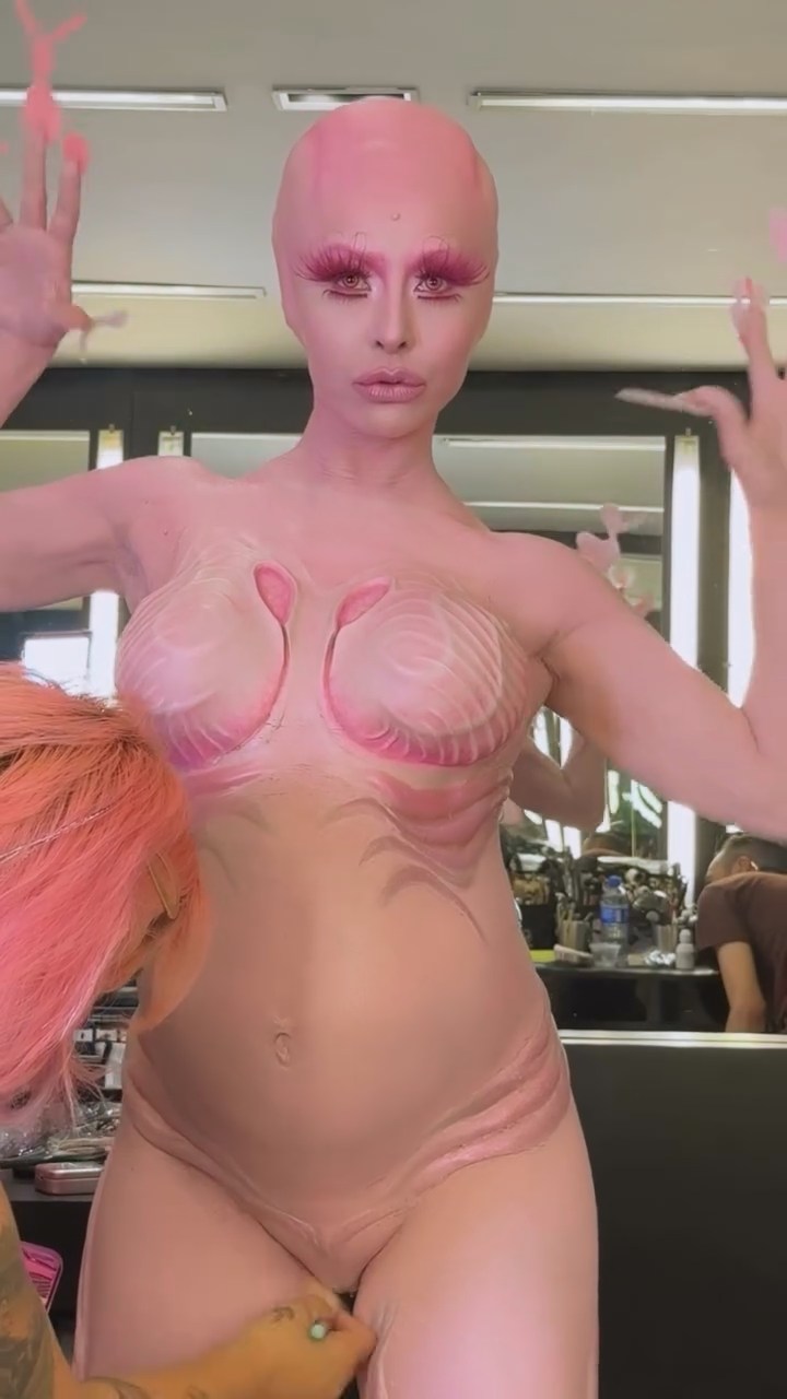 Sabrina Sato Nude & Sexy Collection (21 Photos)