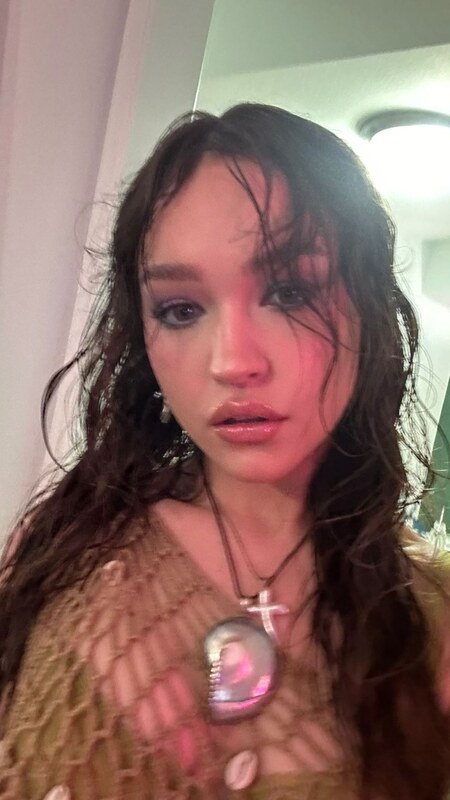 Sadie Stanley Nude Selfie Photos Released