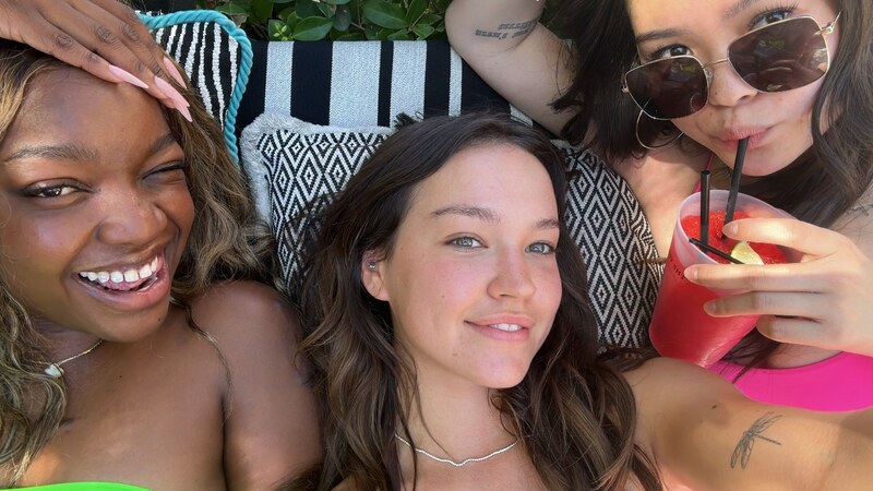 Sadie Stanley Nude Selfie Photos Released