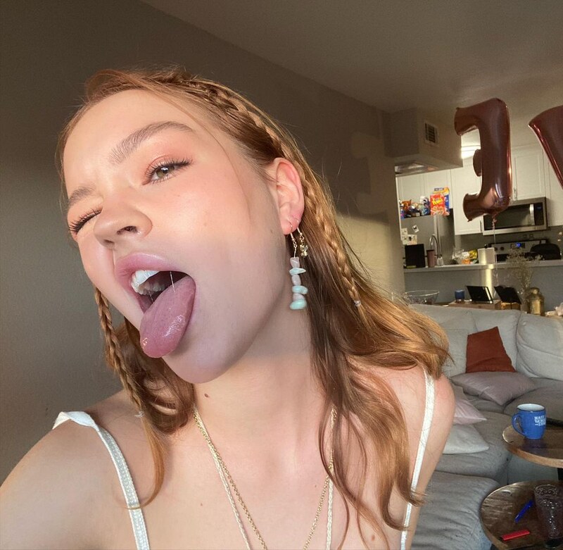 Sadie Stanley Nude Selfie Photos Released