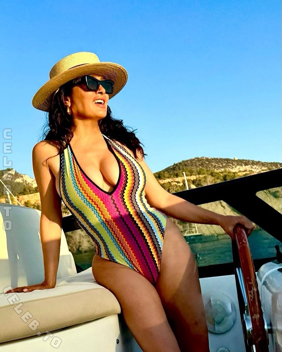 Salma Hayek legs
