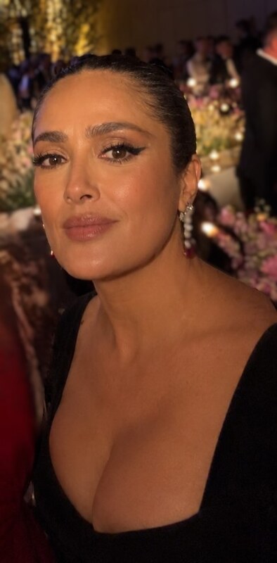Salma Hayek hands