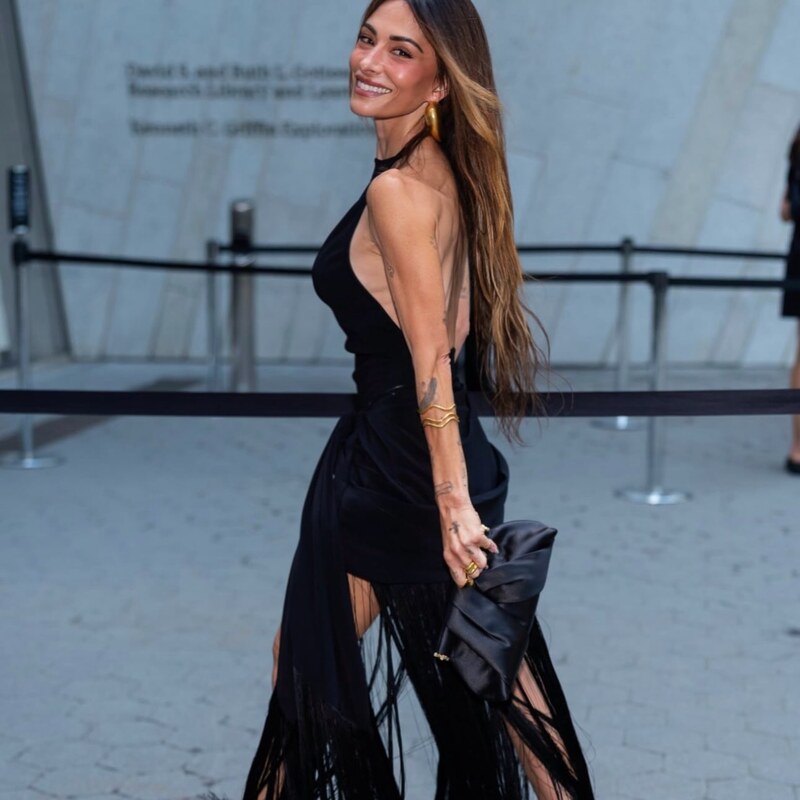 Sarah Shahi hands