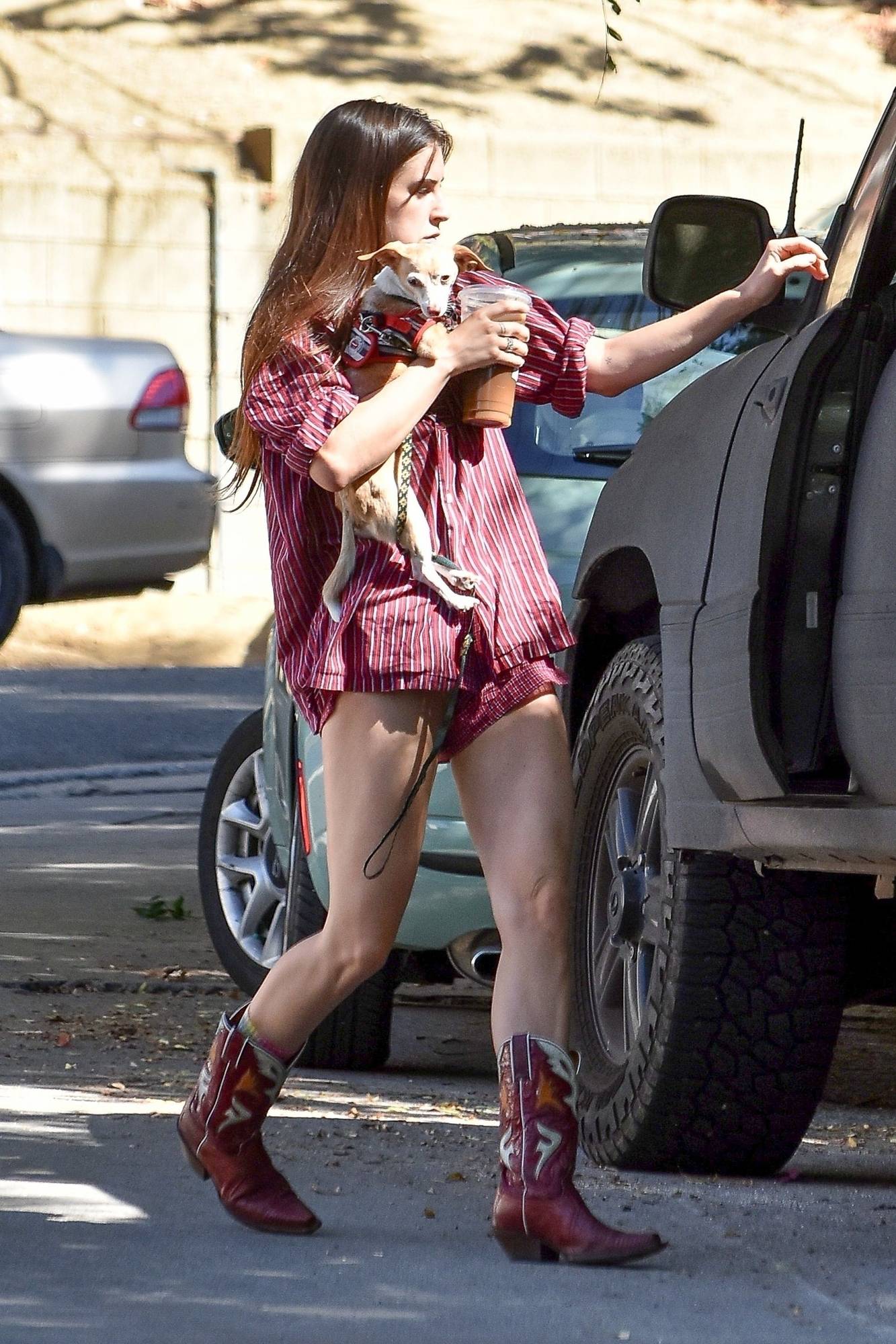 Scout LaRue Willis hands