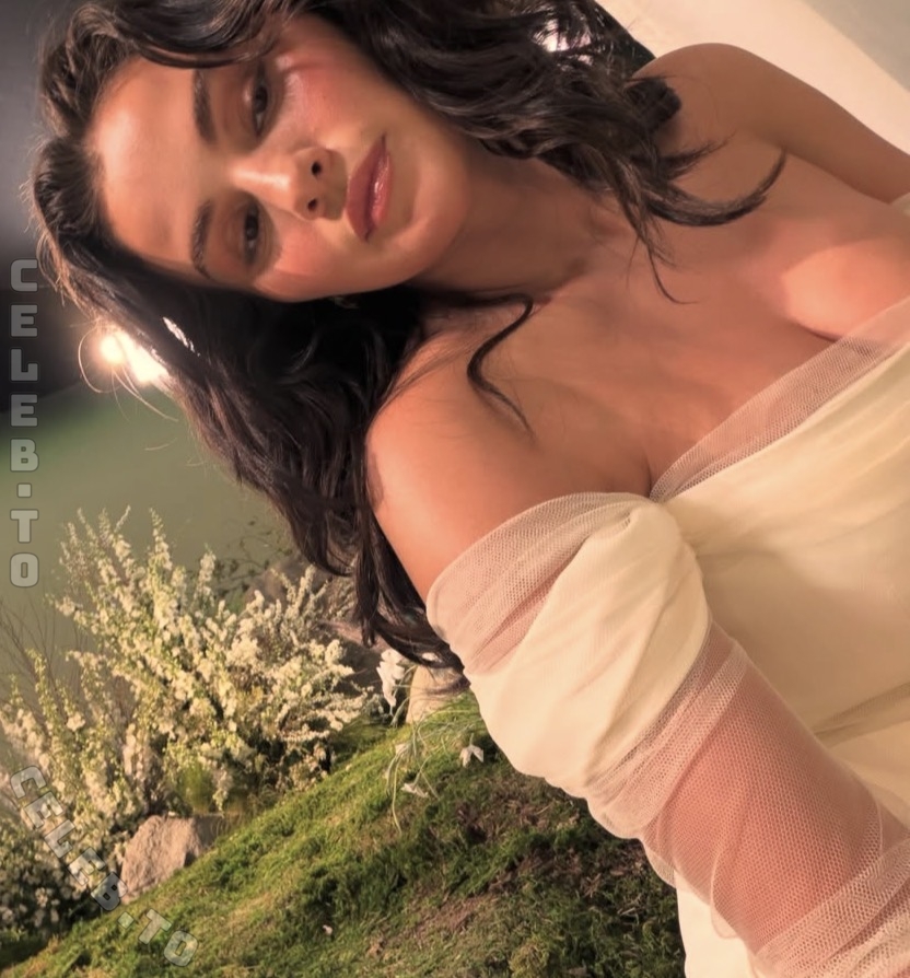 Selena Gomez boobs