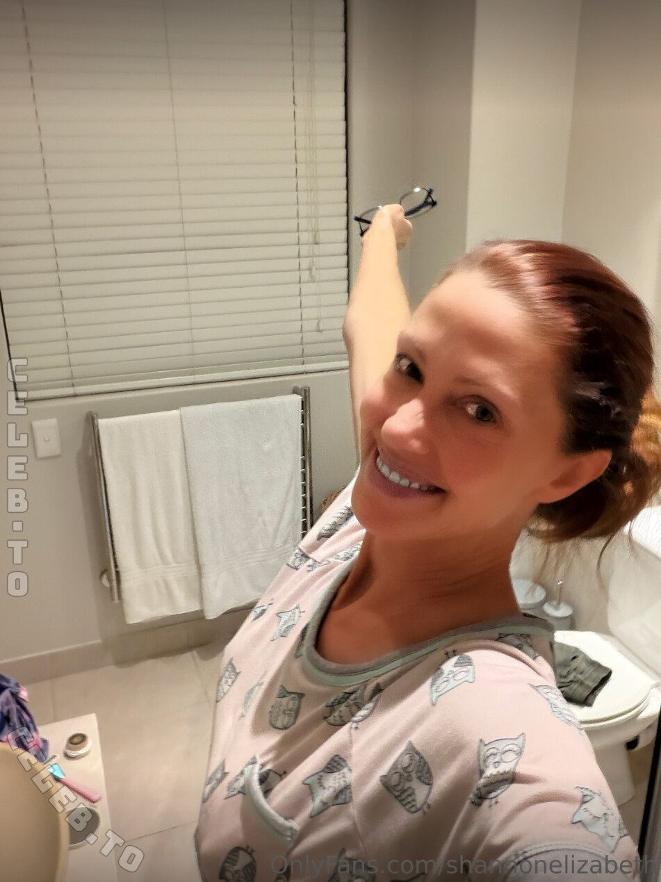 Shannon Elizabeth Nude Pics & Topless Sex Scenes Compilation