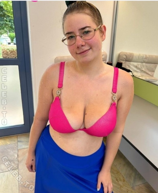 Sina-Marie Hüttner / sina.mh2001 Nude Leaks OnlyFans  - Leaked Models
