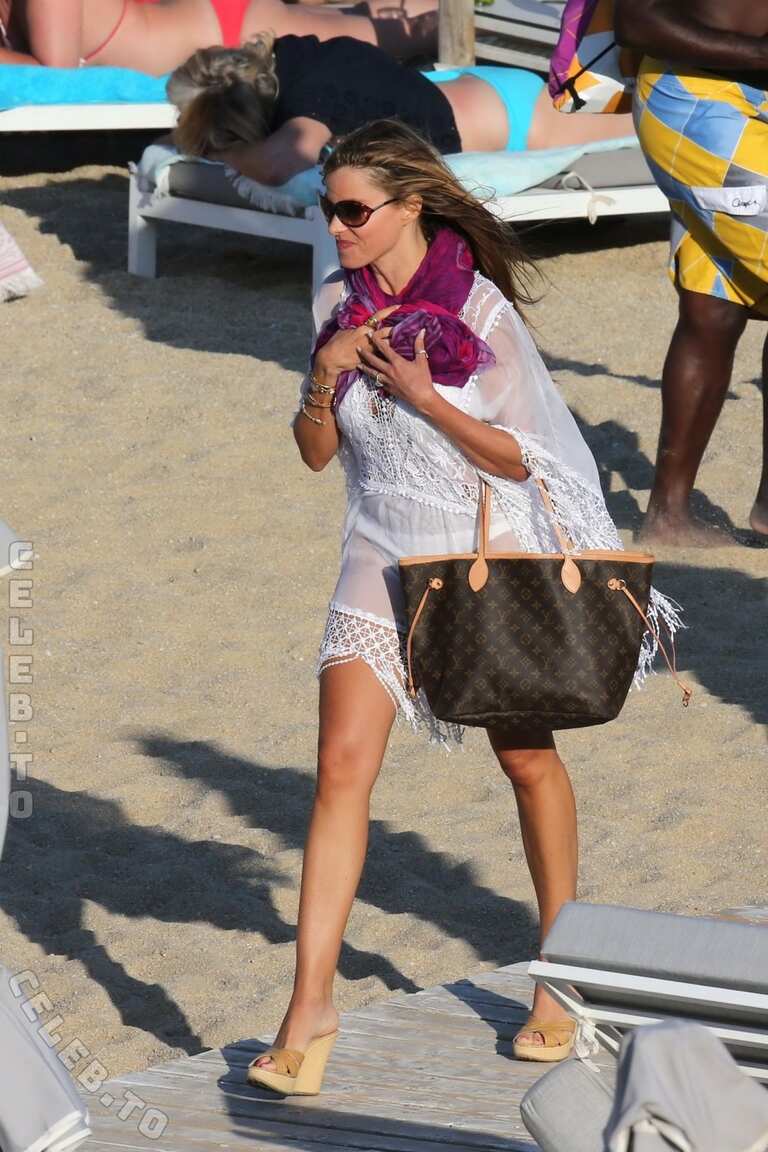 Sofia Vergara legs