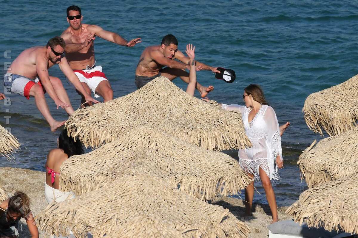 Sofia Vergara legs