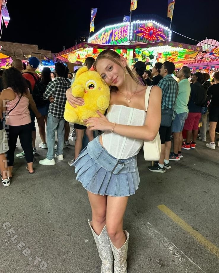 Sophia Diamond Sexy Tiktok Bikini BA Snapchat Photos And Video