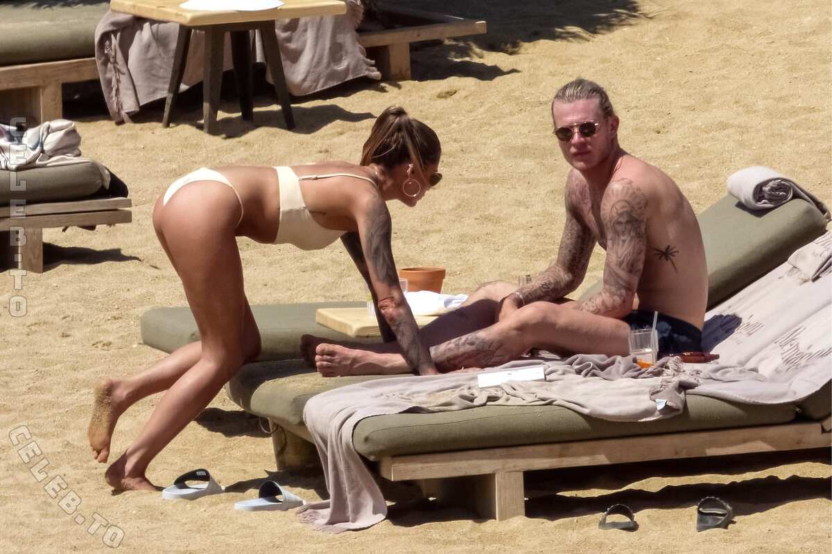 Sophia Thomalla butts