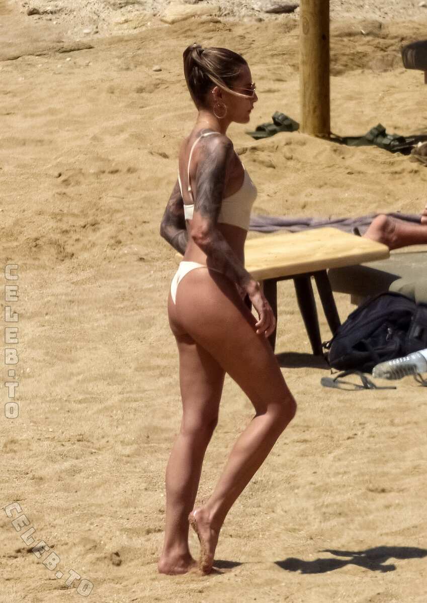 Sophia Thomalla butts