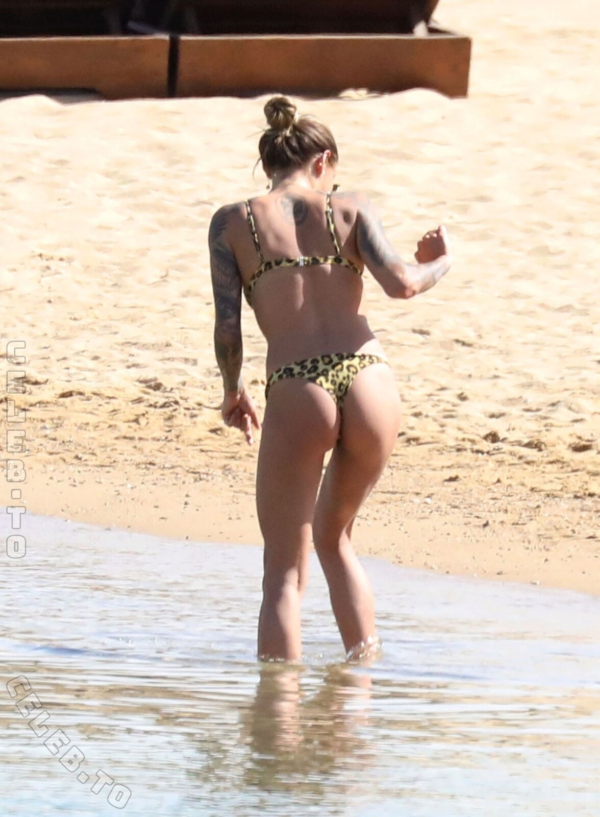 Sophia Thomalla hands