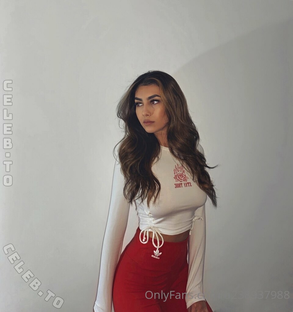Sophie Rayne Nude OnlyFans (6 Photos)