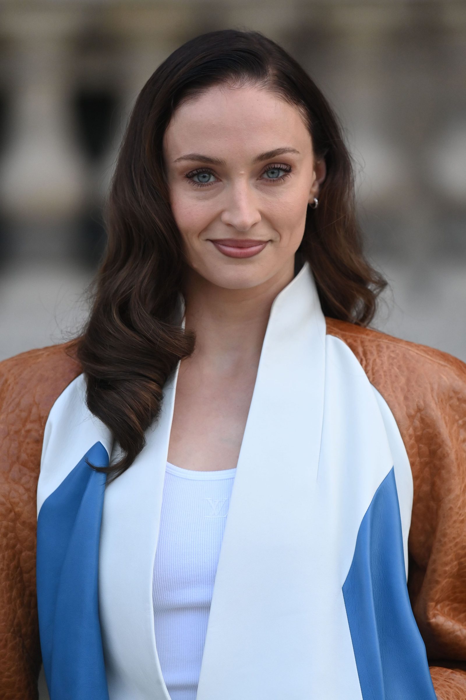 Sophie Turner hands