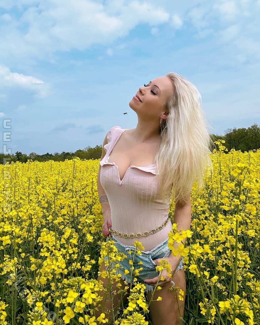 Steffi Landerer Nude (Video)