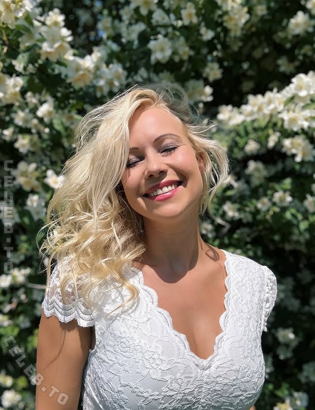 Steffi Landerer Nude (Video)