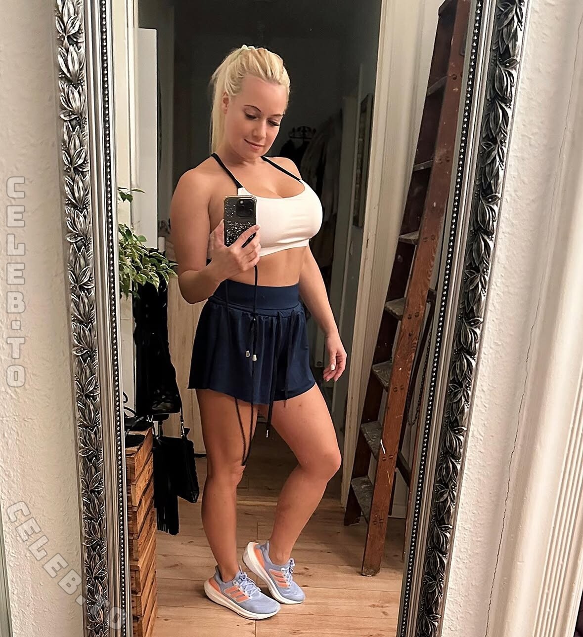 Steffi Landerer Nude (Video)