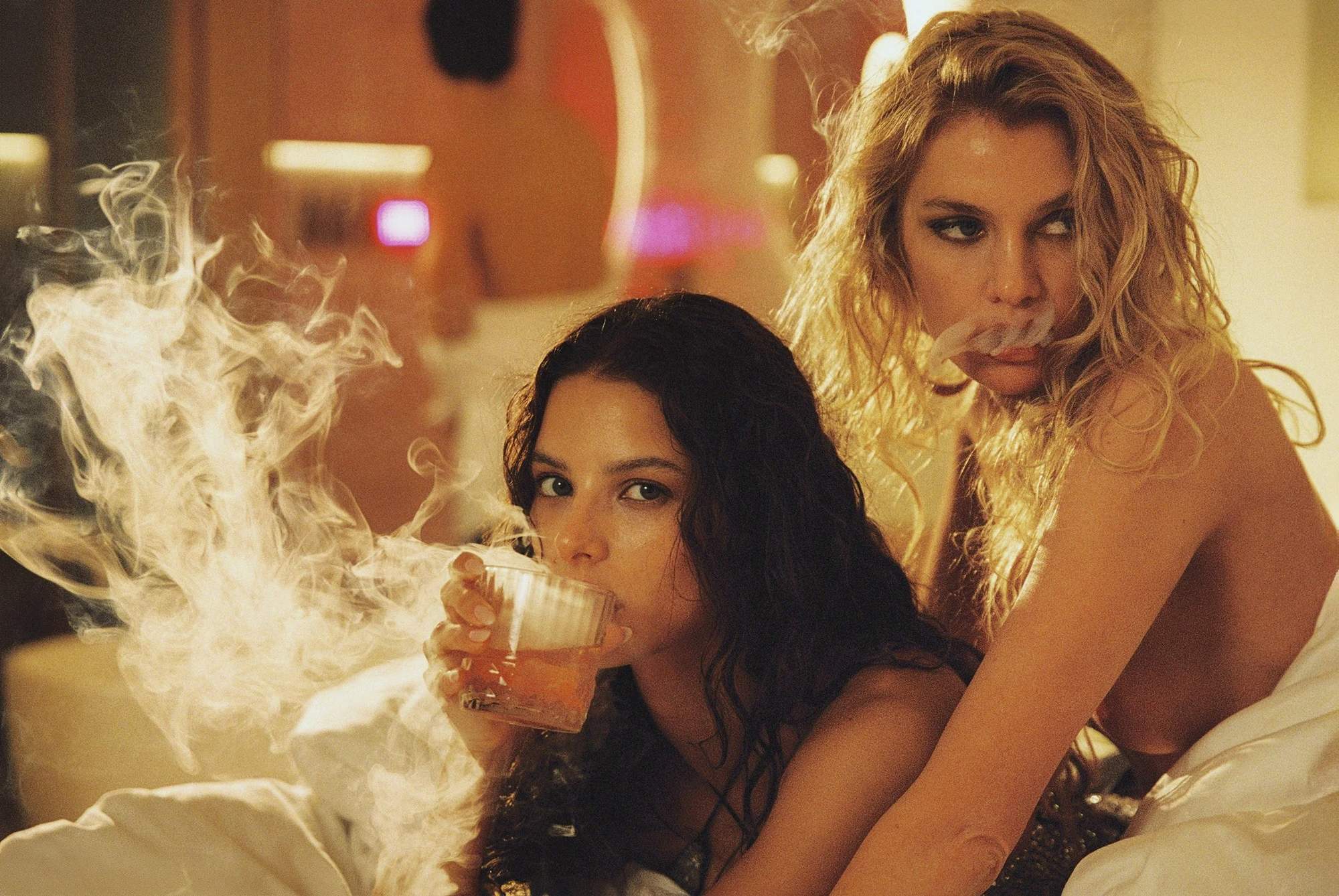 Stella Maxwell hands