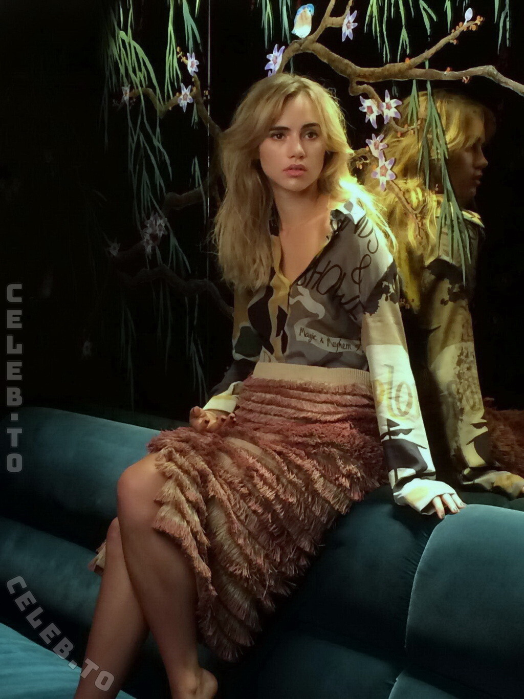 Suki Waterhouse legs