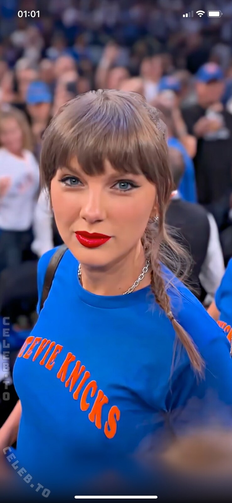 Taylor Swift legs