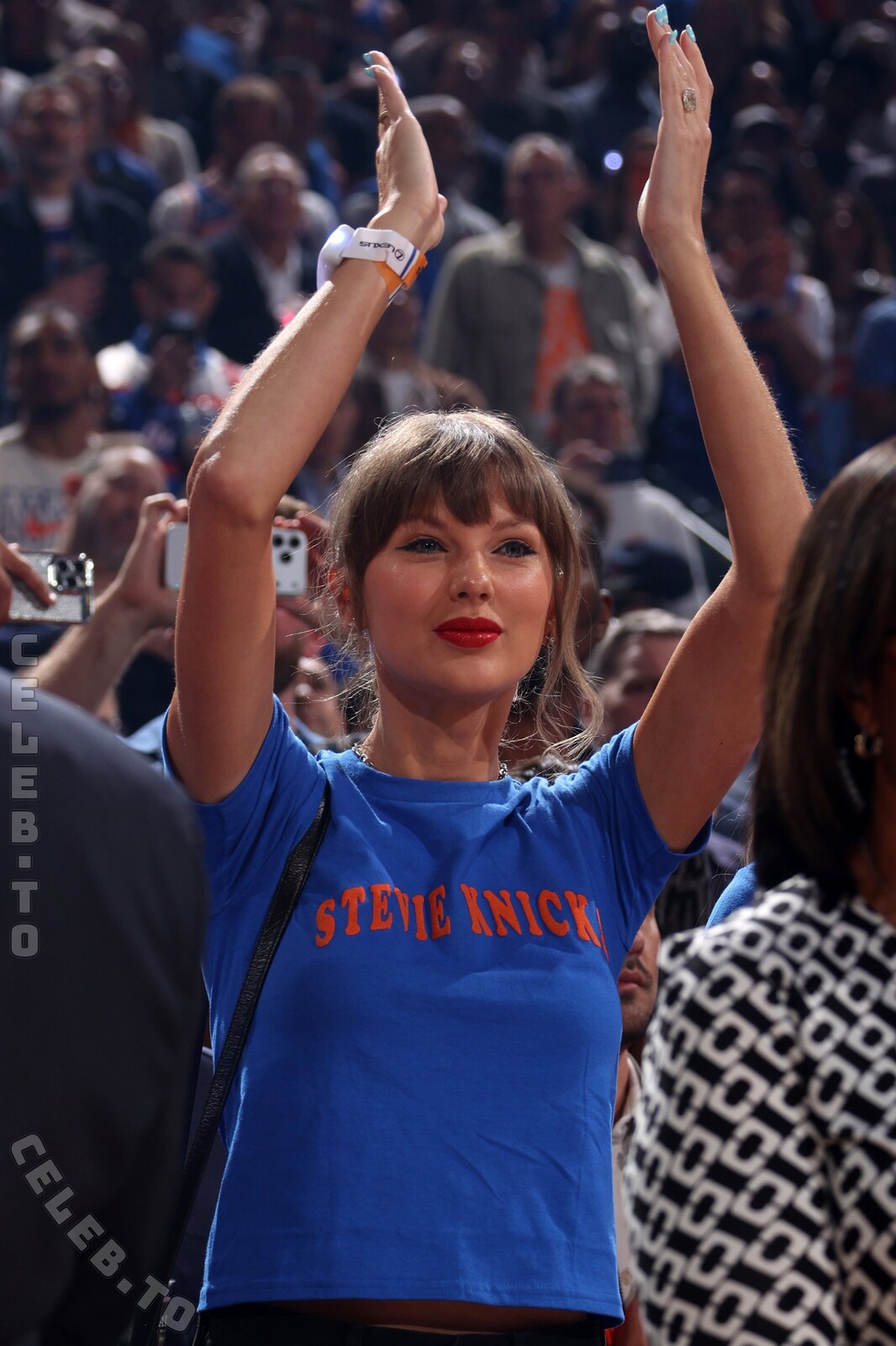 Taylor Swift legs