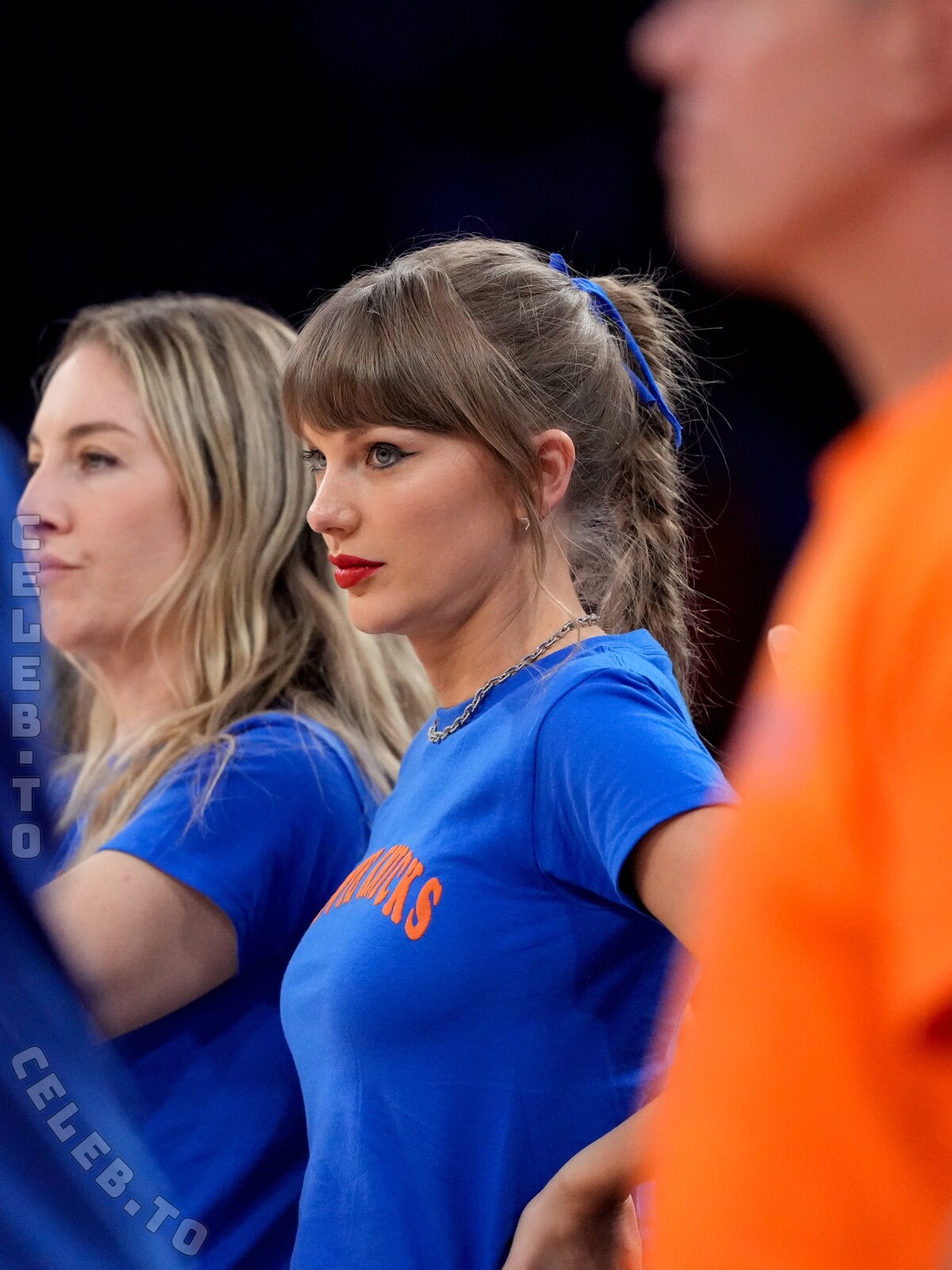 Taylor Swift legs