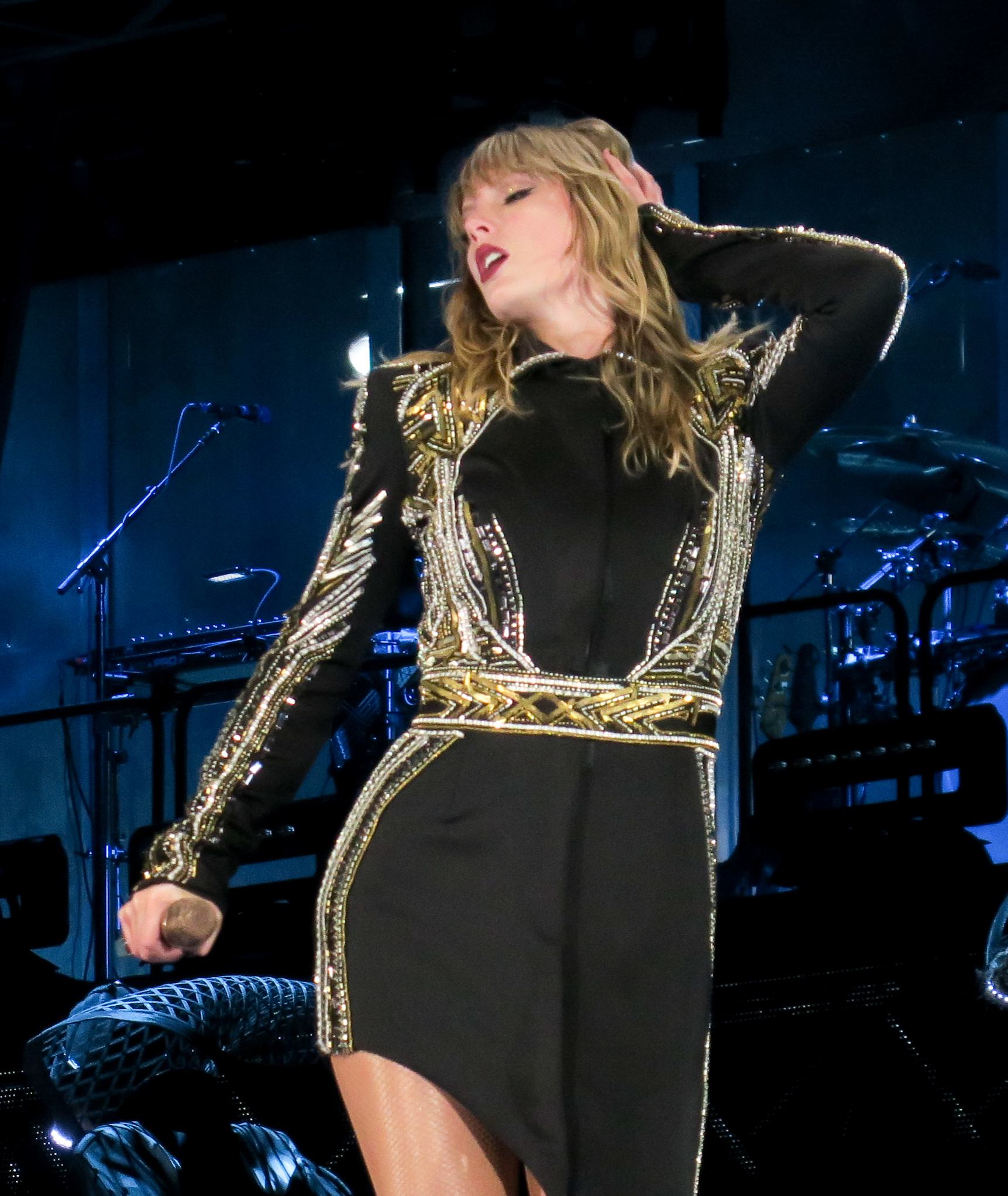 Taylor Swift Hot (8 New Photos)