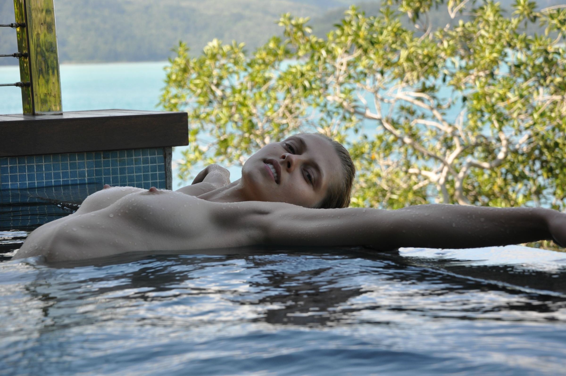 Teresa Palmer boobs
