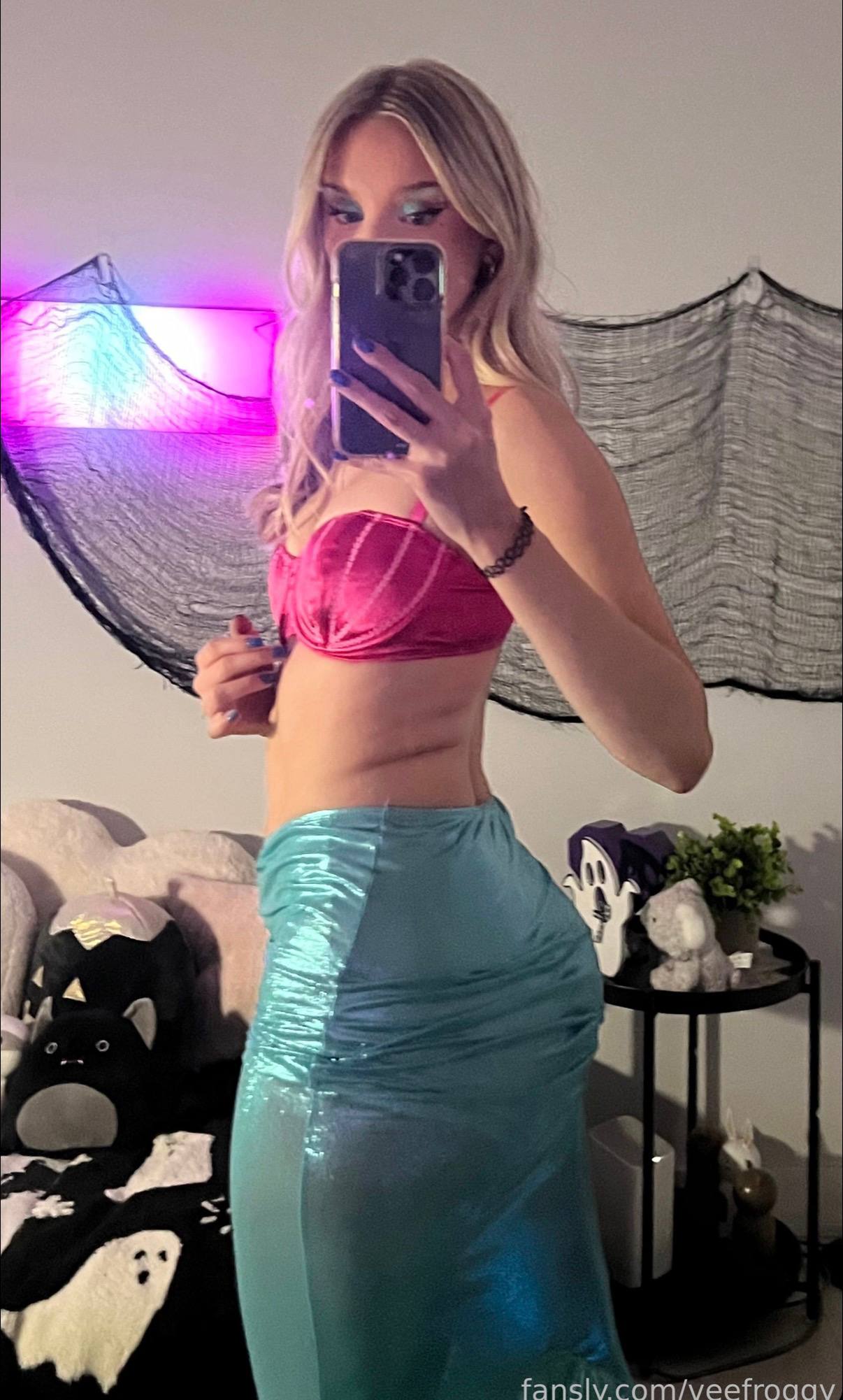 froggyinwell / v33froggy / veefroggy / veronika Nude Leaks OnlyFans  - Leaked Models