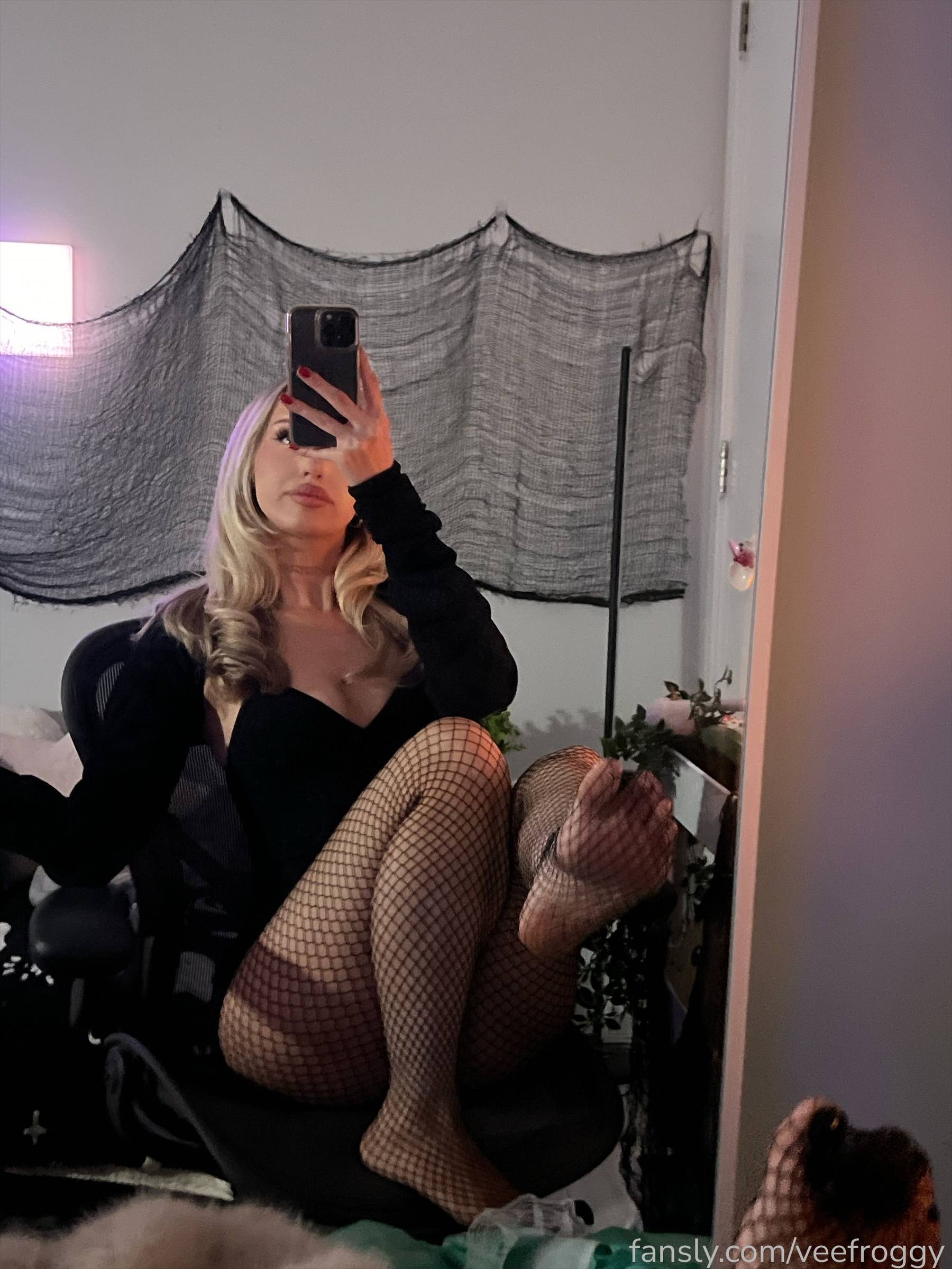 froggyinwell / v33froggy / veefroggy / veronika Nude Leaks OnlyFans  - Leaked Models