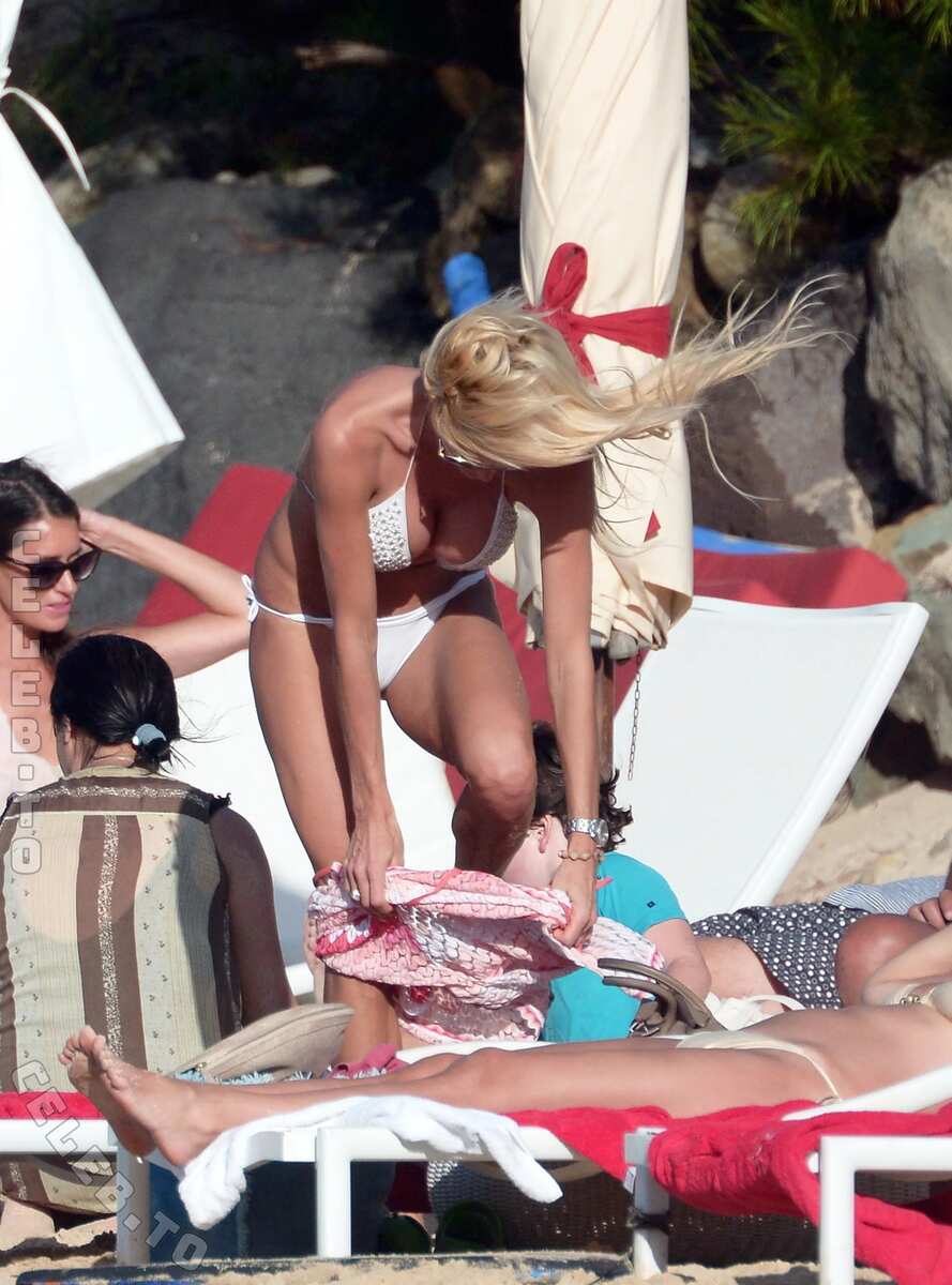 Victoria Silvstedt legs