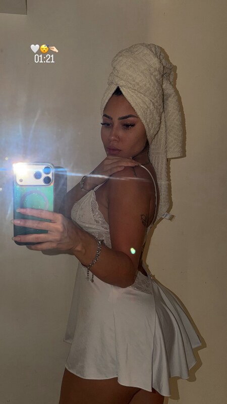 Vitoria Kelly / victoriakelly01 / vitoriakelly Nude Leaks OnlyFans  - Leaked Models