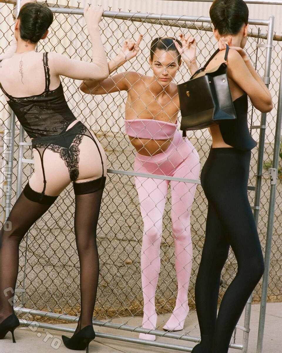 Vittoria Ceretti butts