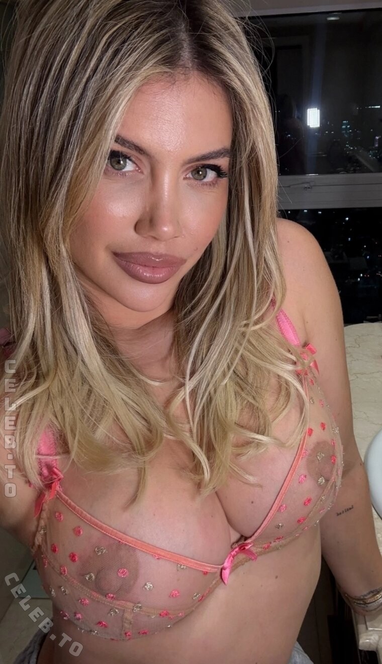 Wanda Nara Nude Selfie Photos Released