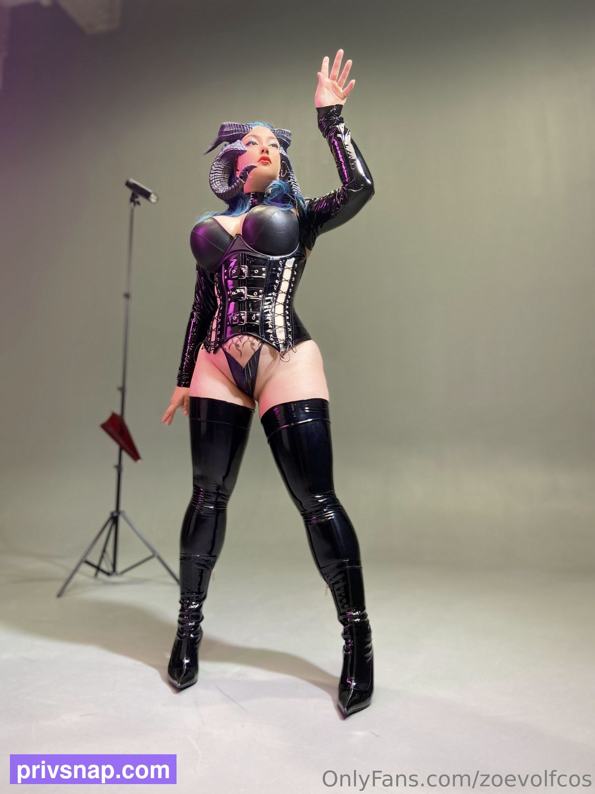 Zoechinloy / zoevolfcos Nude Leaks OnlyFans  - Leaked Models