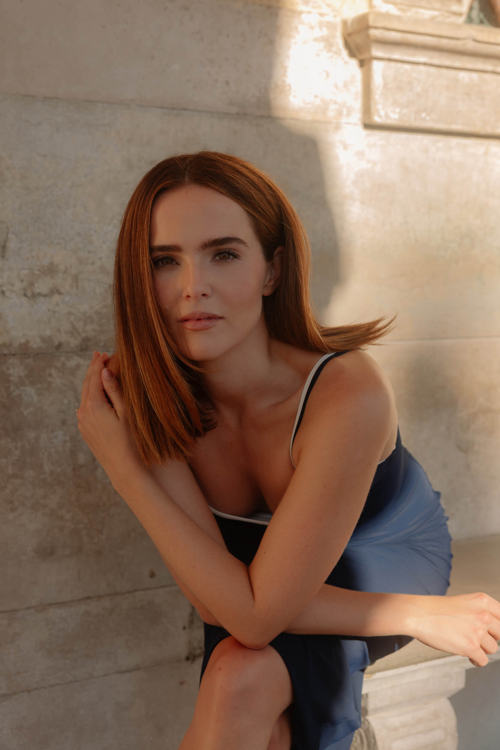 Zoey Deutch hands