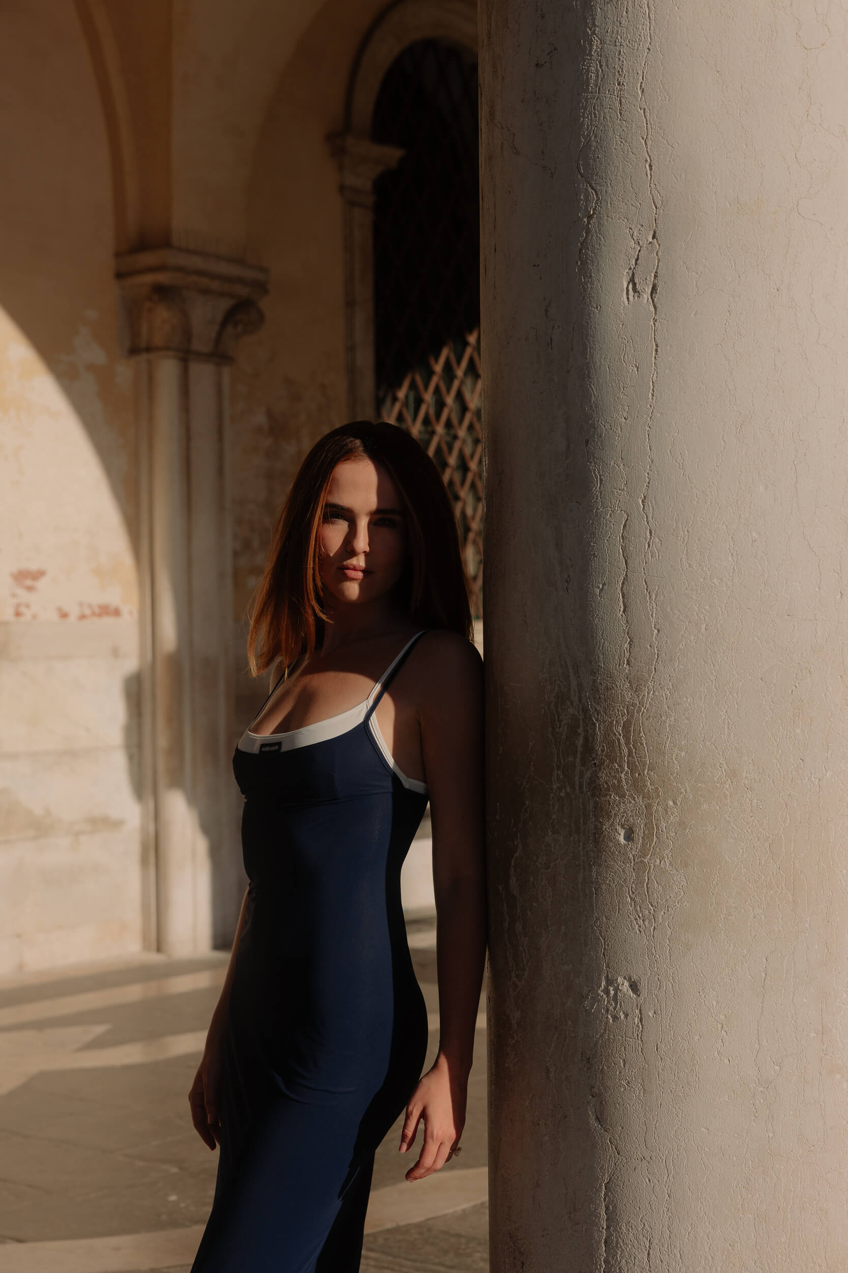 Zoey Deutch Nude & Sexy Pics And Topless Sex Scenes