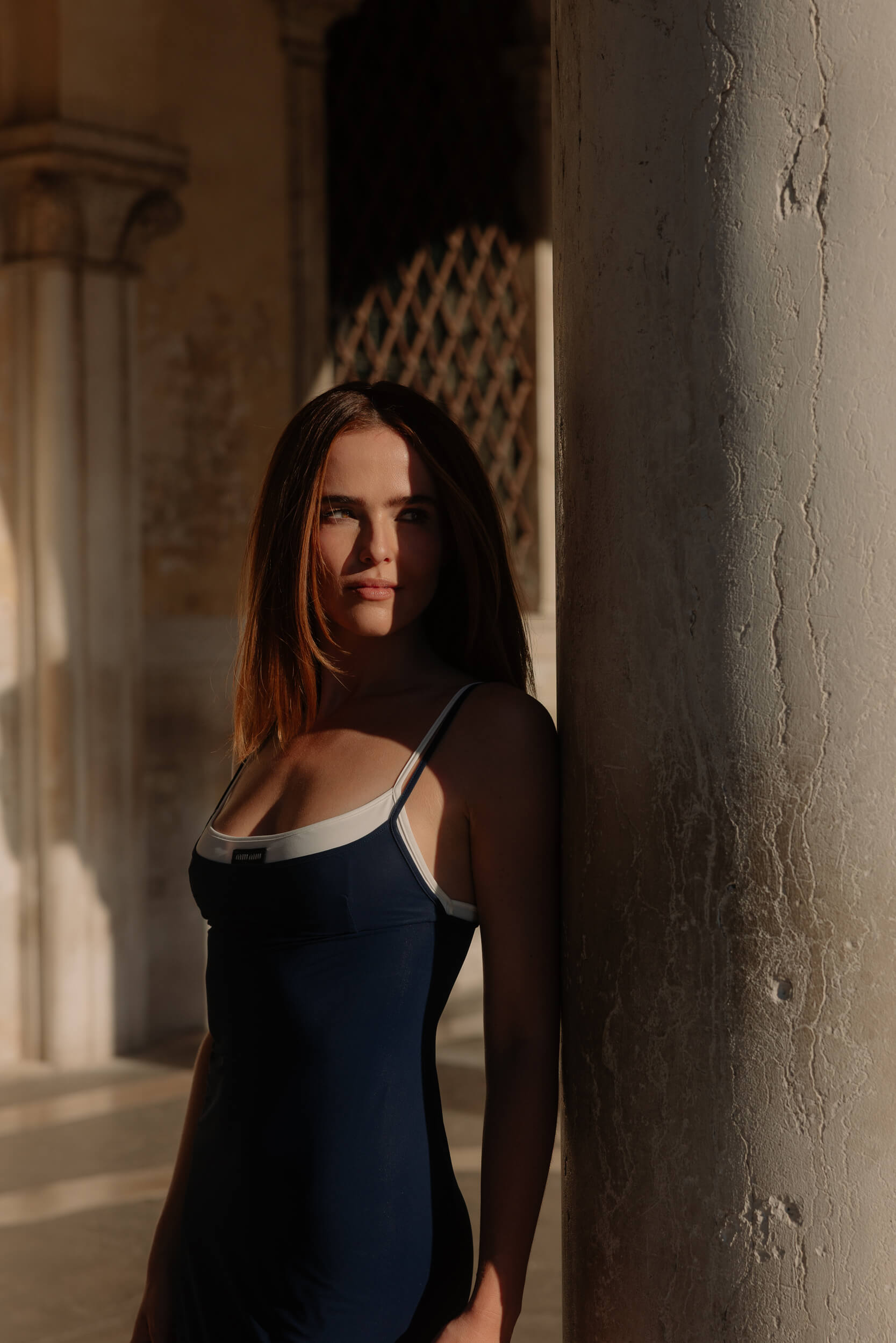 Zoey Deutch Nude & Sexy Pics And Topless Sex Scenes