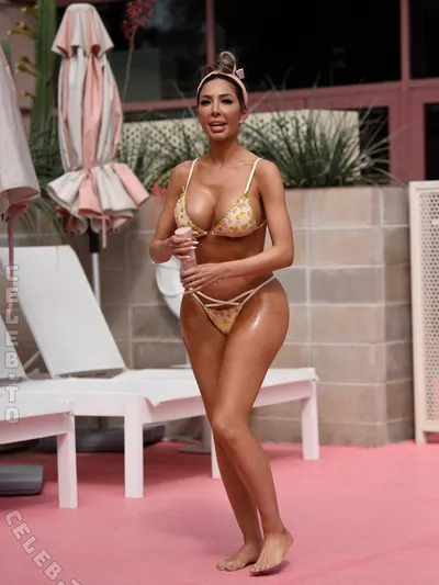 Farrah Abraham legs