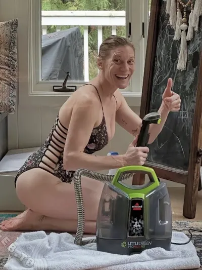 Katee Sackhoff legs