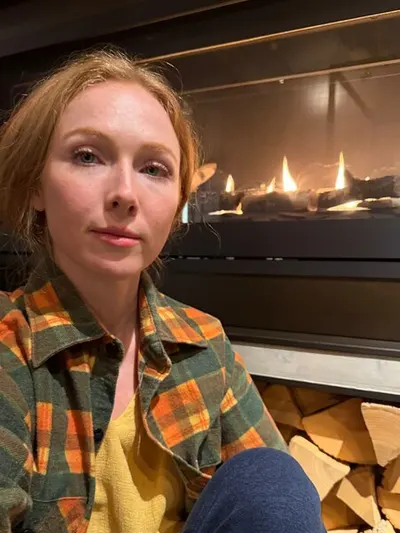 Molly Quinn legs