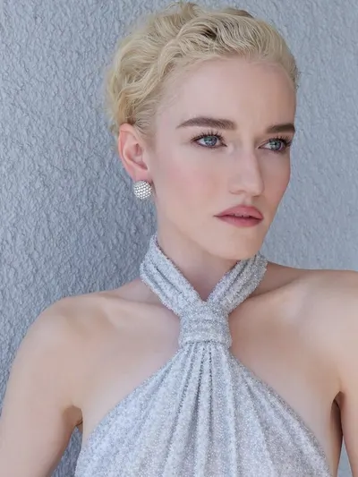 Julia Garner Nude Pics, Scenes and Porn